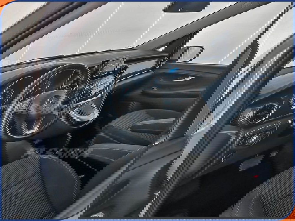 Mercedes-Benz Classe V usata a Milano (9)