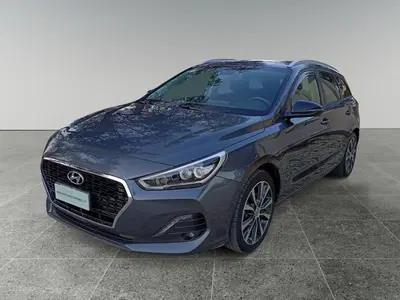 Hyundai i30 Station Wagon 1.6 CRDi 115CV Business del 2020 usata a Triggiano