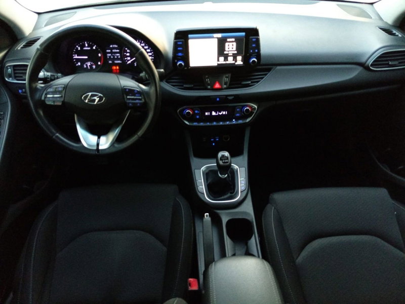 Hyundai i30 Station Wagon usata a Bari (3)