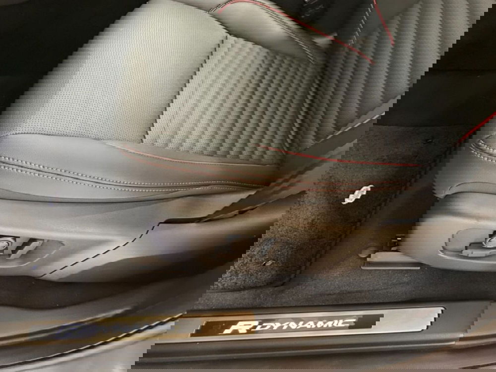 Land Rover Discovery Sport usata a Novara (17)