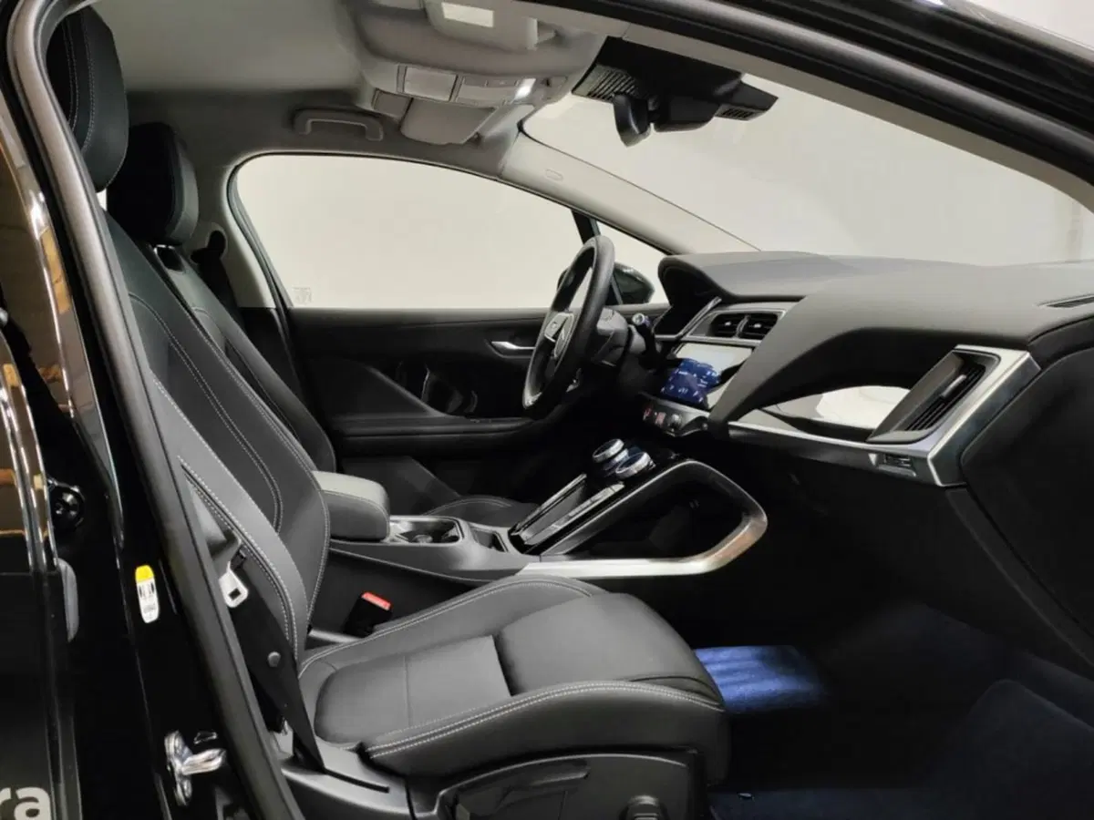 Jaguar I-Pace usata a Novara (15)