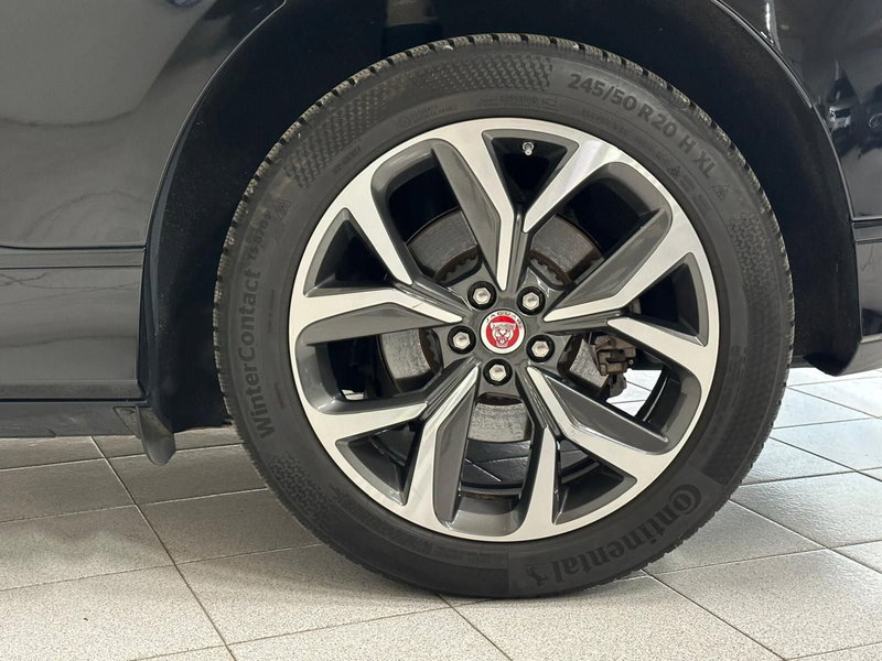 Jaguar I-Pace usata a Novara (9)