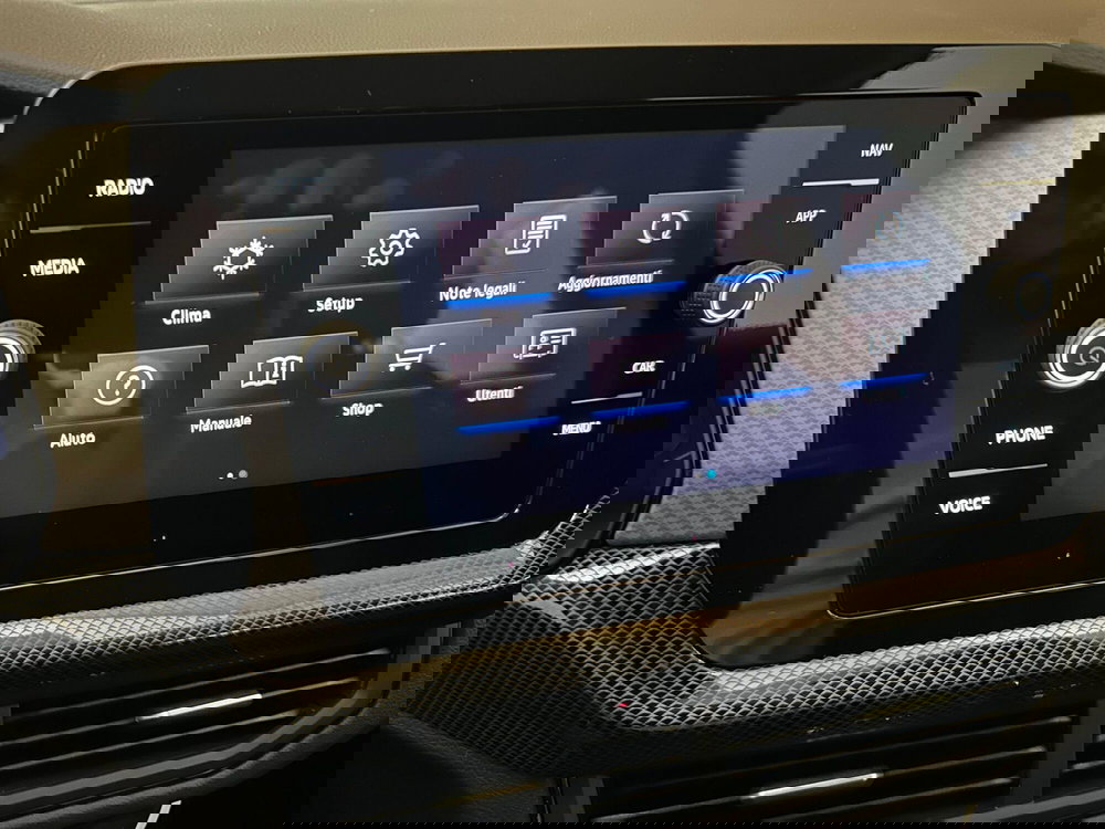 Volkswagen T-Cross nuova a Novara (11)