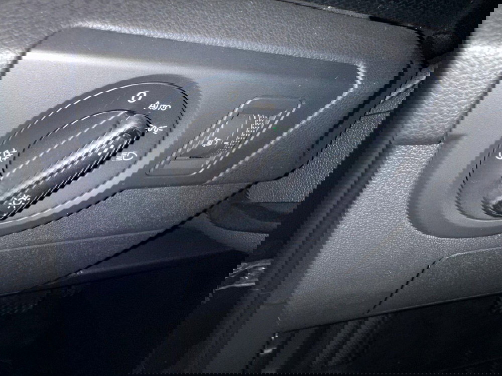 Volkswagen T-Cross nuova a Novara (13)