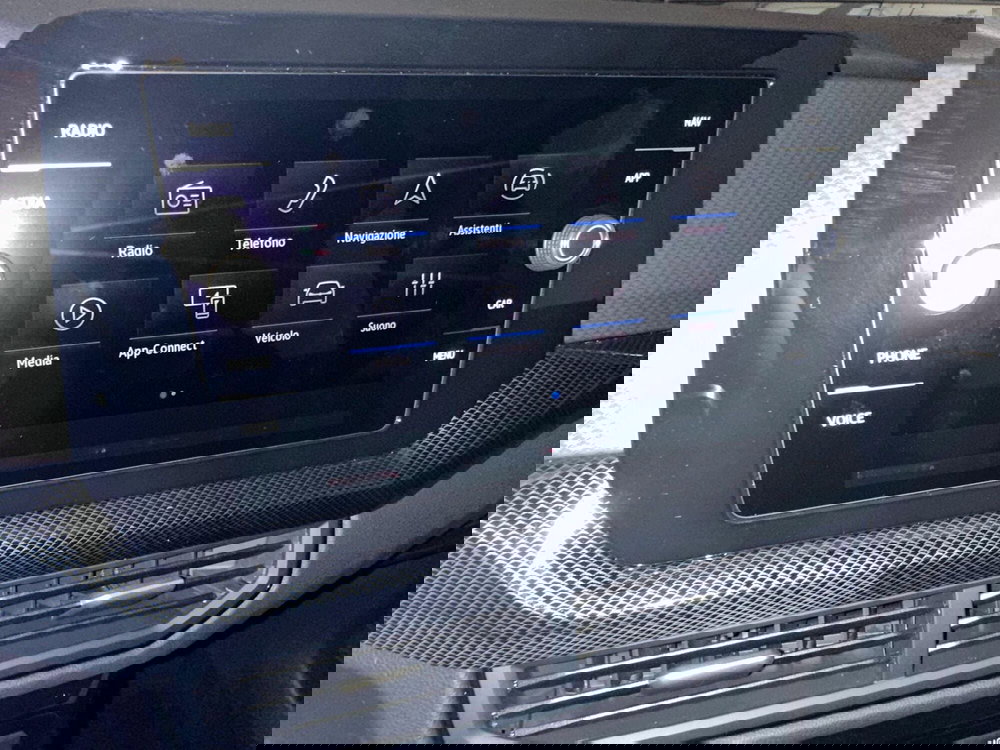 Volkswagen T-Cross nuova a Novara (14)