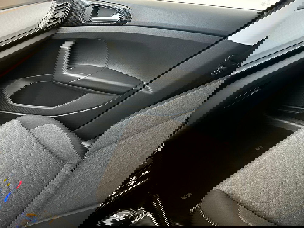 Volkswagen T-Cross nuova a Novara (16)