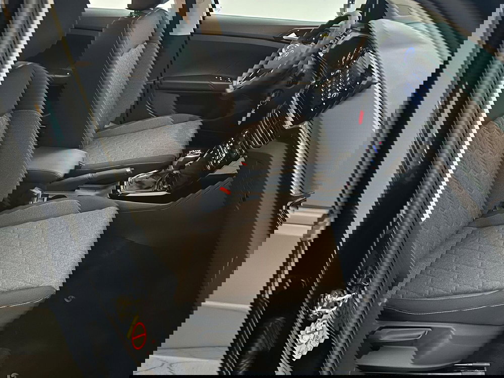 Volkswagen T-Cross nuova a Novara (18)