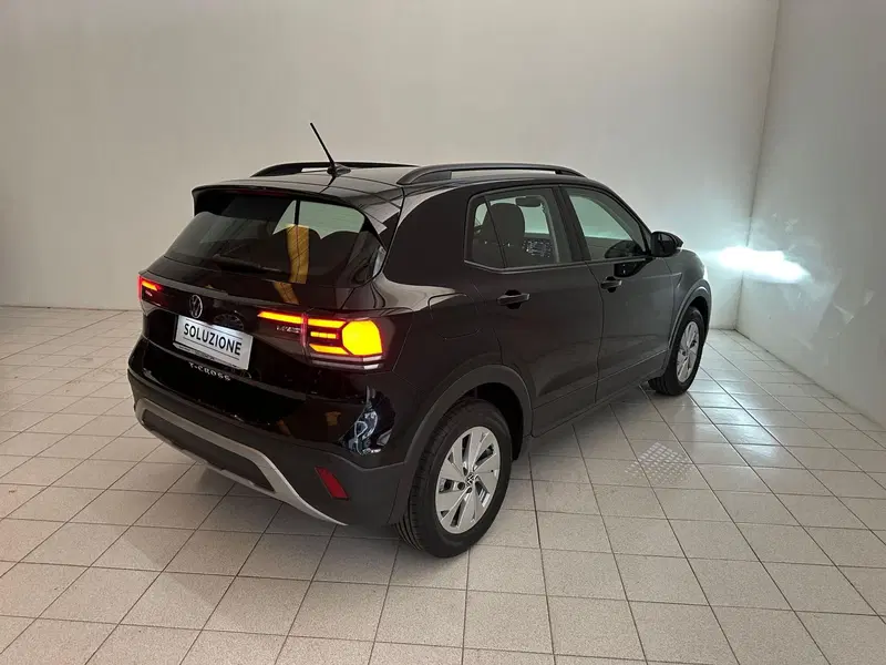 Volkswagen T-Cross nuova a Novara (2)