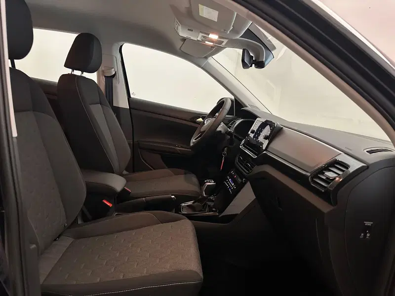 Volkswagen T-Cross nuova a Novara (3)
