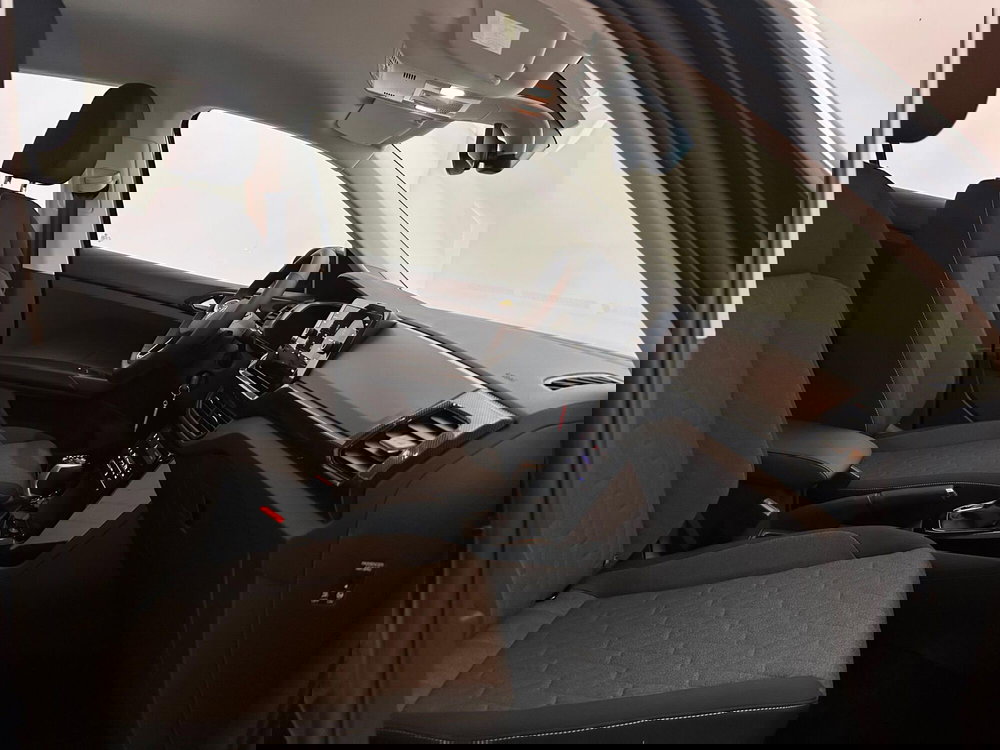 Volkswagen T-Cross nuova a Novara (3)