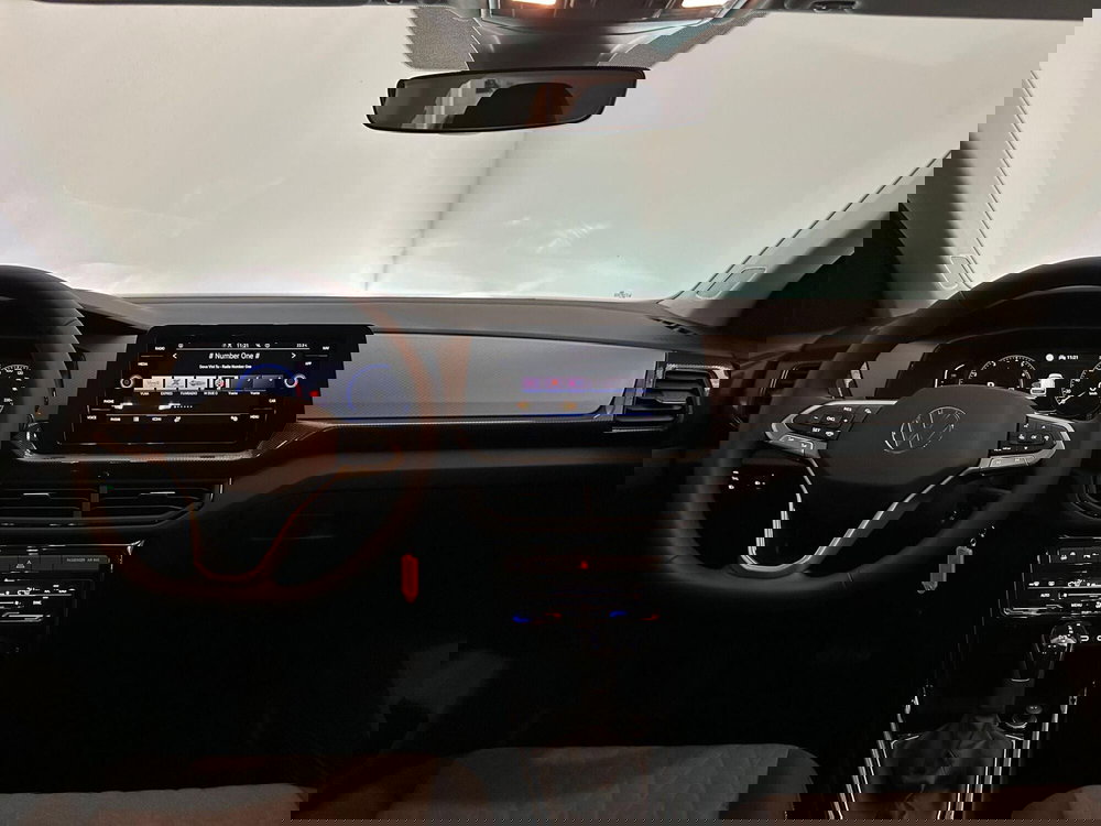 Volkswagen T-Cross nuova a Novara (4)