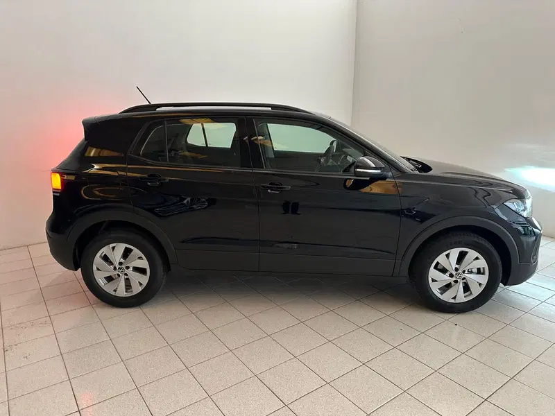 Volkswagen T-Cross nuova a Novara (5)