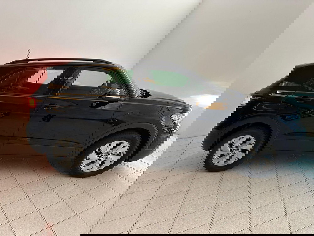 Volkswagen T-Cross nuova a Novara (5)