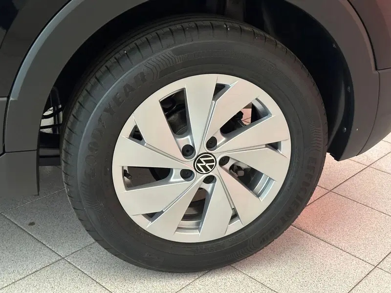 Volkswagen T-Cross nuova a Novara (7)