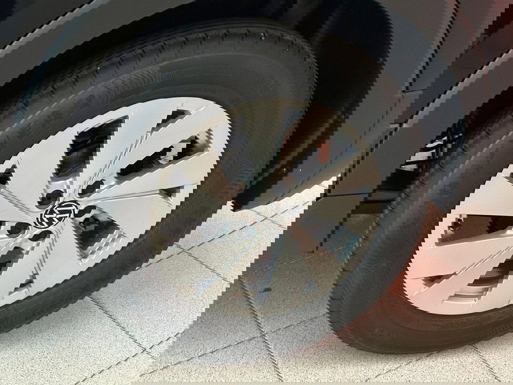 Volkswagen T-Cross nuova a Novara (7)