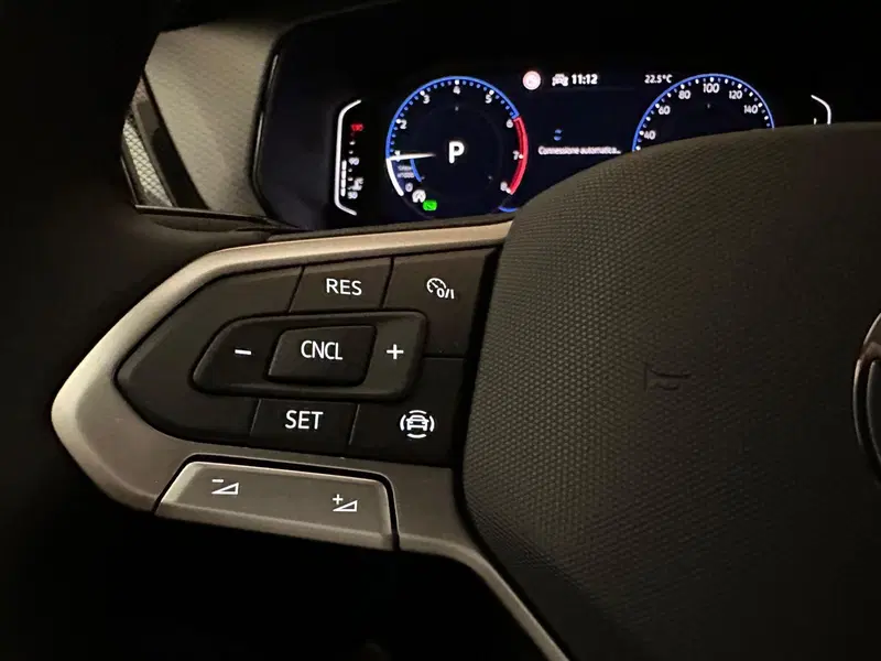 Volkswagen T-Cross nuova a Novara (8)