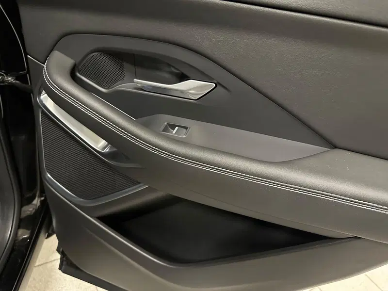 Jaguar E-Pace usata a Novara (14)