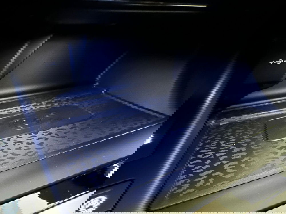 Jaguar E-Pace usata a Novara (20)