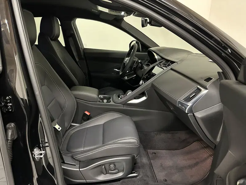 Jaguar E-Pace usata a Novara (3)