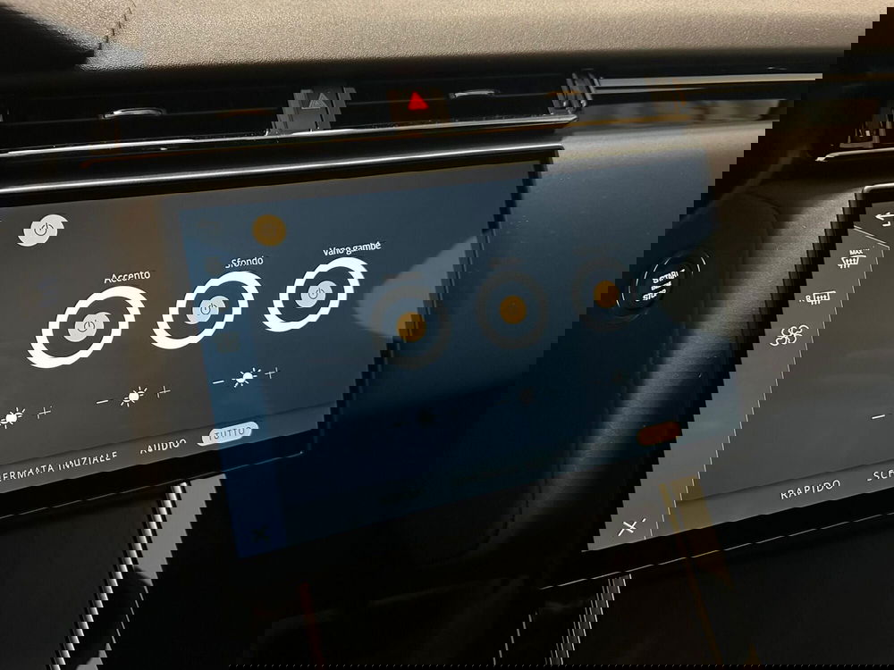 Land Rover Range Rover Velar usata a Novara (11)