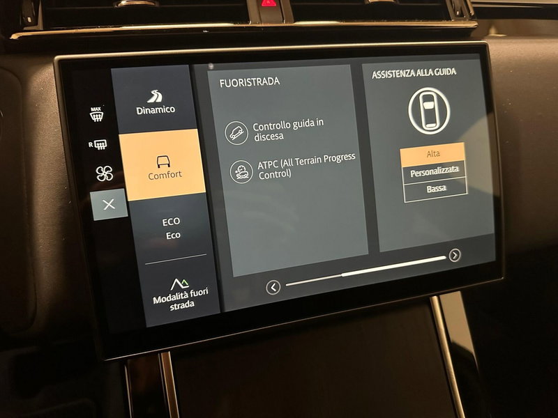 Land Rover Range Rover Velar usata a Novara (14)