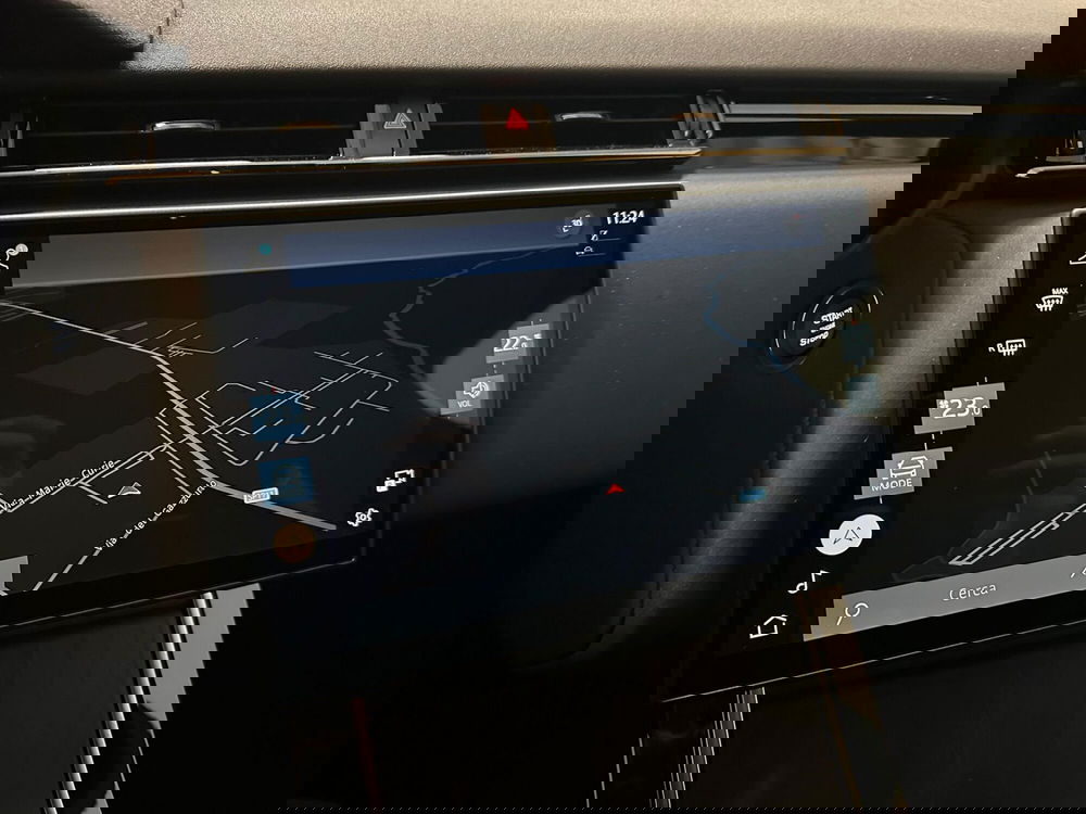 Land Rover Range Rover Velar usata a Novara (19)