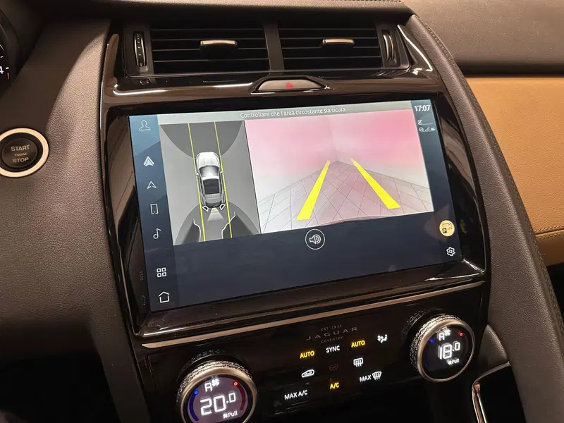 Jaguar E-Pace usata a Novara (14)