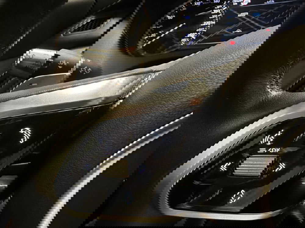 Jaguar E-Pace usata a Novara (16)