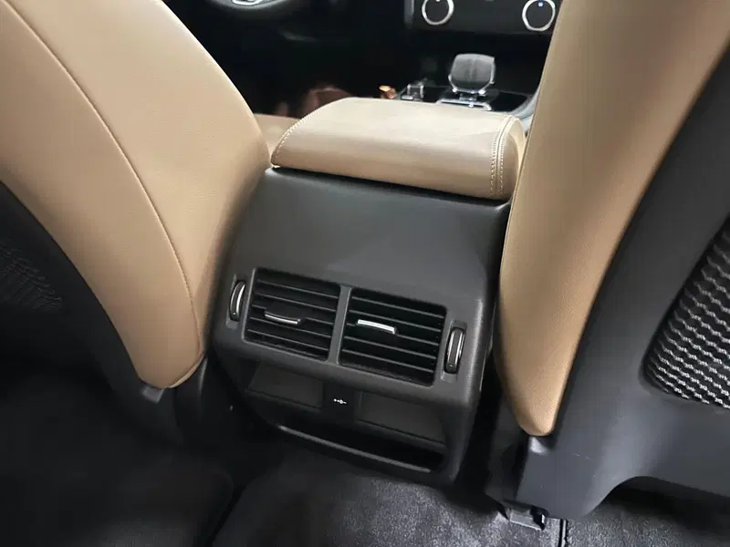 Jaguar E-Pace usata a Novara (19)