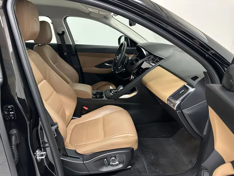 Jaguar E-Pace usata a Novara (3)