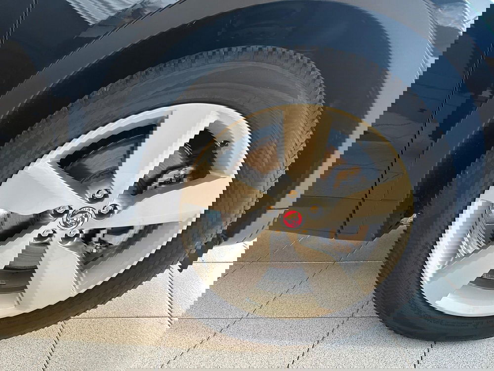 Jaguar E-Pace usata a Novara (9)