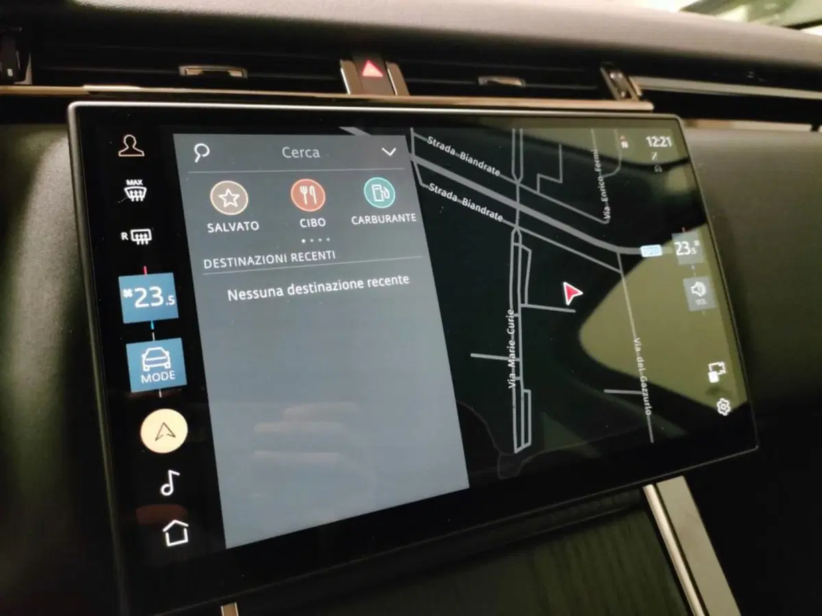 Land Rover Range Rover Velar usata a Novara (10)