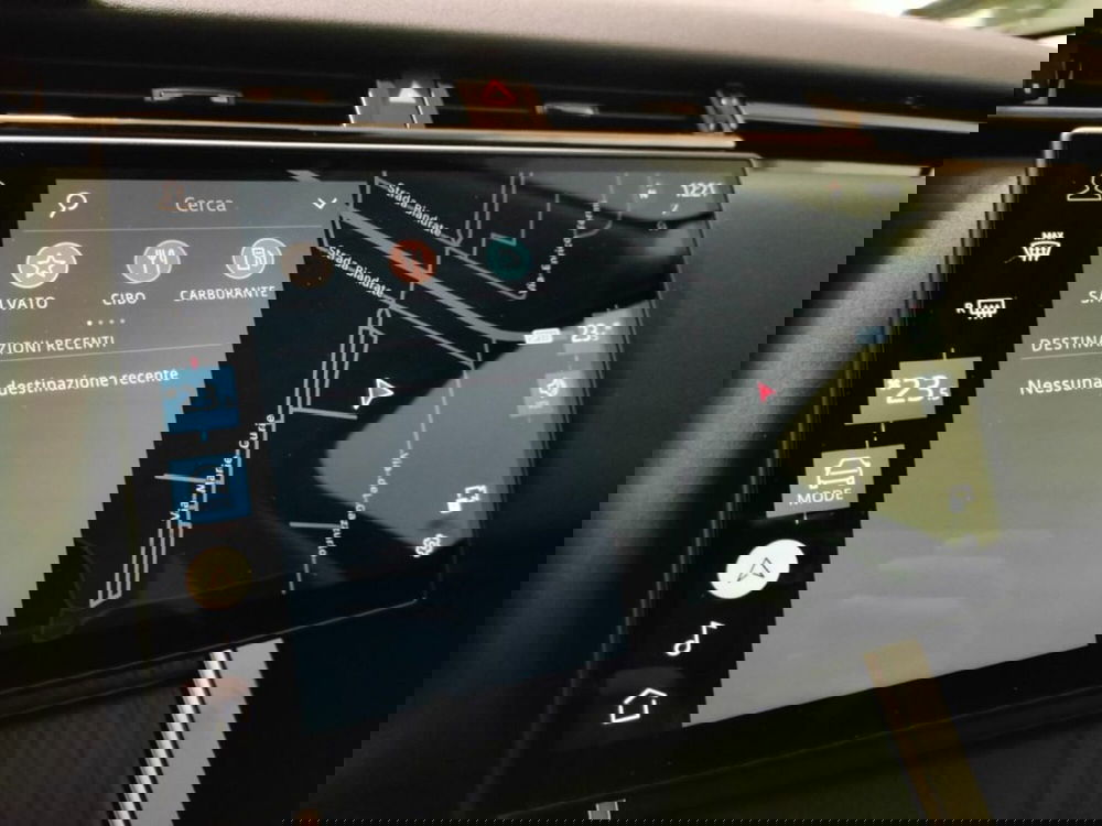 Land Rover Range Rover Velar usata a Novara (10)