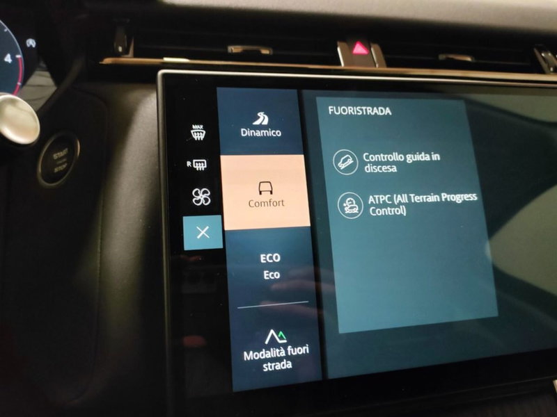 Land Rover Range Rover Velar usata a Novara (12)