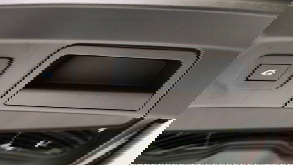 Land Rover Range Rover Velar usata a Novara (15)