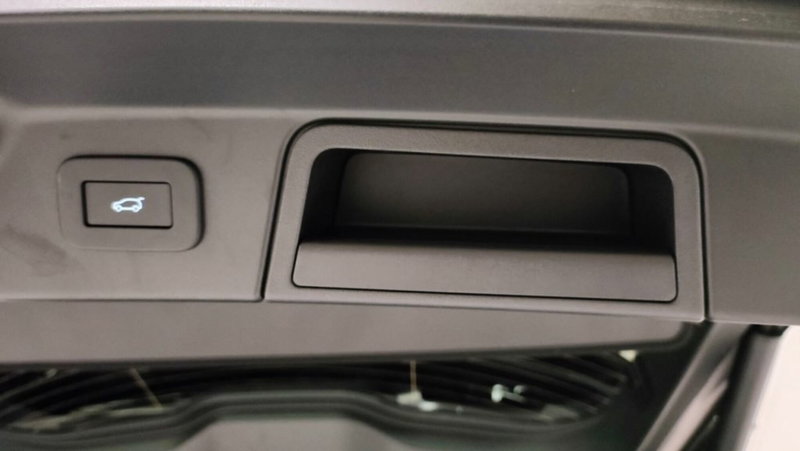 Land Rover Range Rover Velar usata a Novara (15)