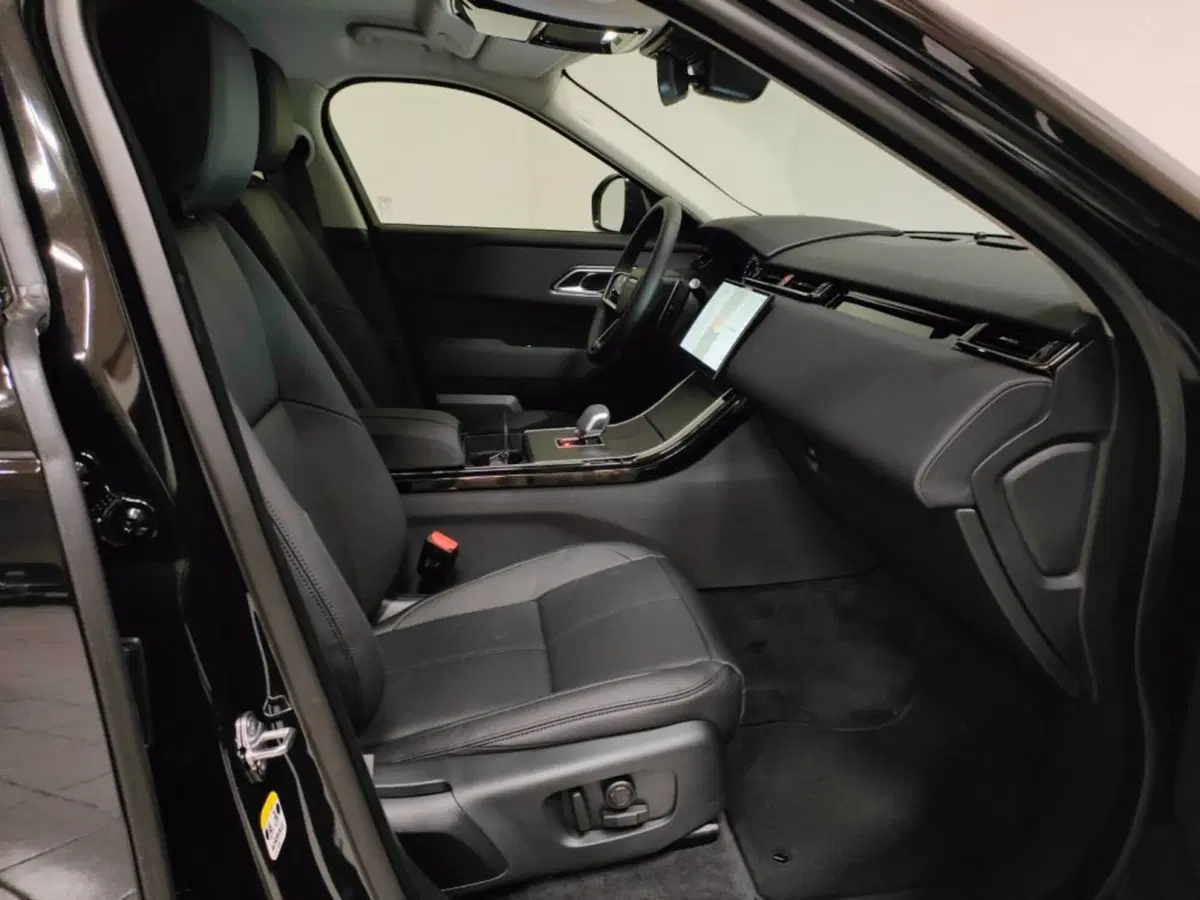 Land Rover Range Rover Velar usata a Novara (3)