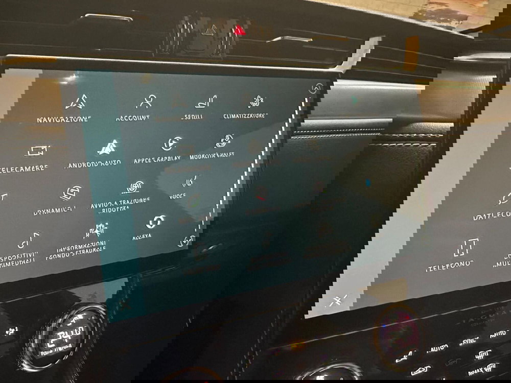 Jaguar F-Pace usata a Novara (14)