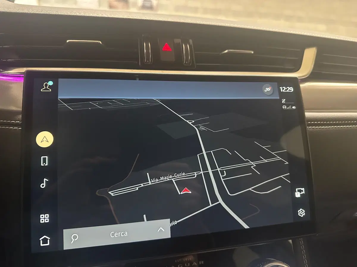 Jaguar F-Pace usata a Novara (15)