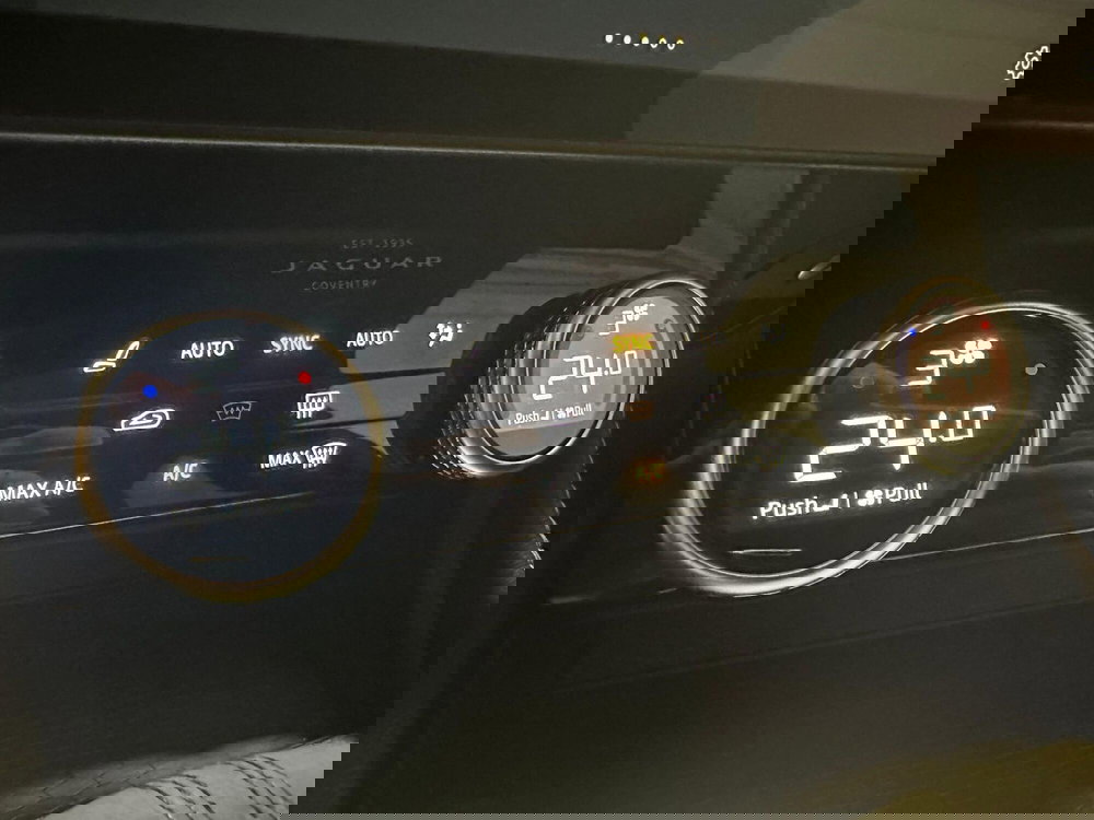 Jaguar F-Pace usata a Novara (20)