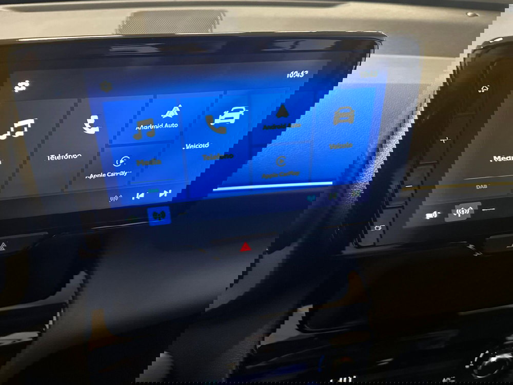 Toyota Yaris Cross nuova a Novara (18)