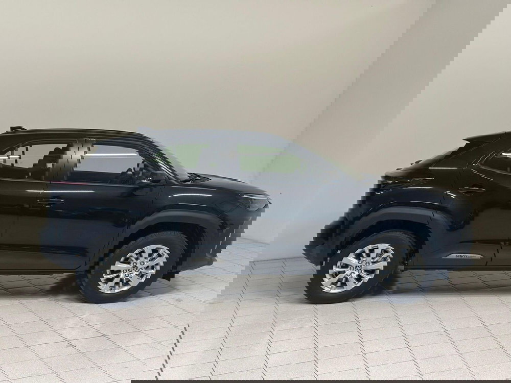 Toyota Yaris Cross nuova a Novara (6)