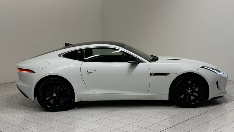 Jaguar F-Type Coupé usata a Novara (6)