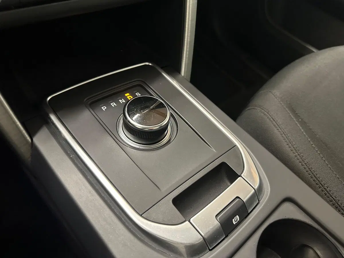 Land Rover Discovery Sport usata a Novara (11)