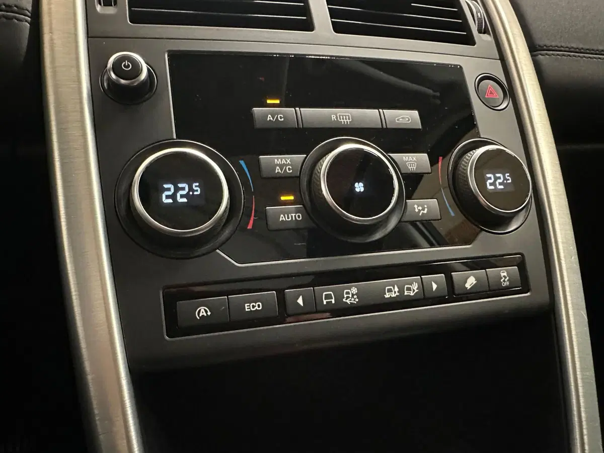 Land Rover Discovery Sport usata a Novara (12)