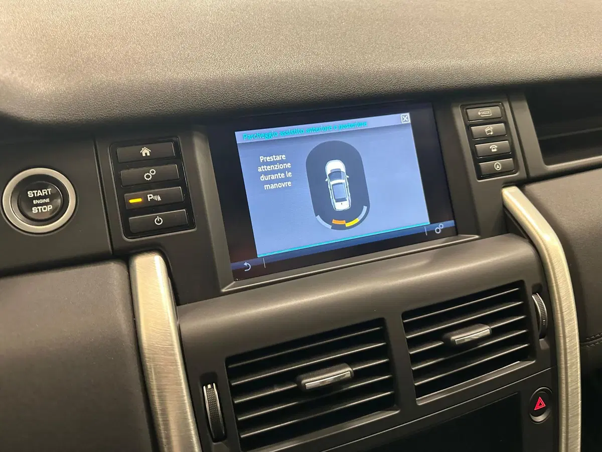 Land Rover Discovery Sport usata a Novara (14)