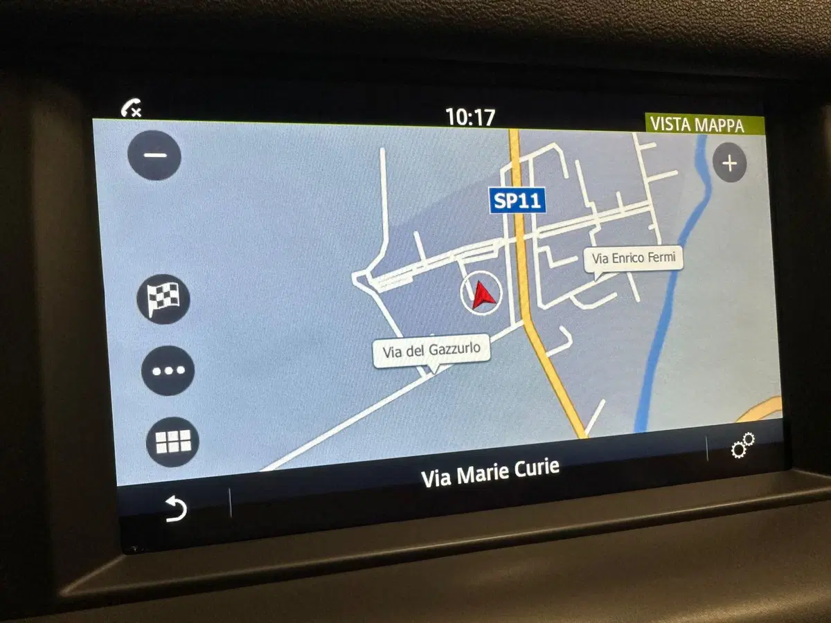 Land Rover Discovery Sport usata a Novara (16)
