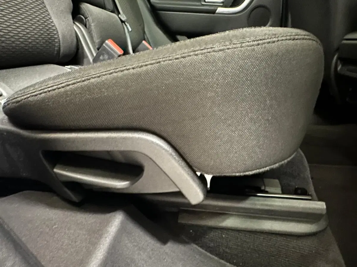 Land Rover Discovery Sport usata a Novara (18)