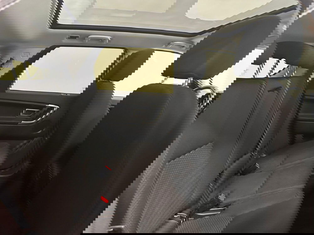 Land Rover Discovery Sport usata a Novara (5)
