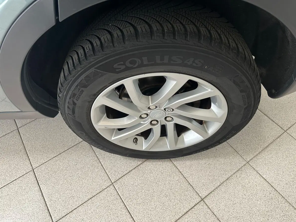 Land Rover Discovery Sport usata a Novara (9)